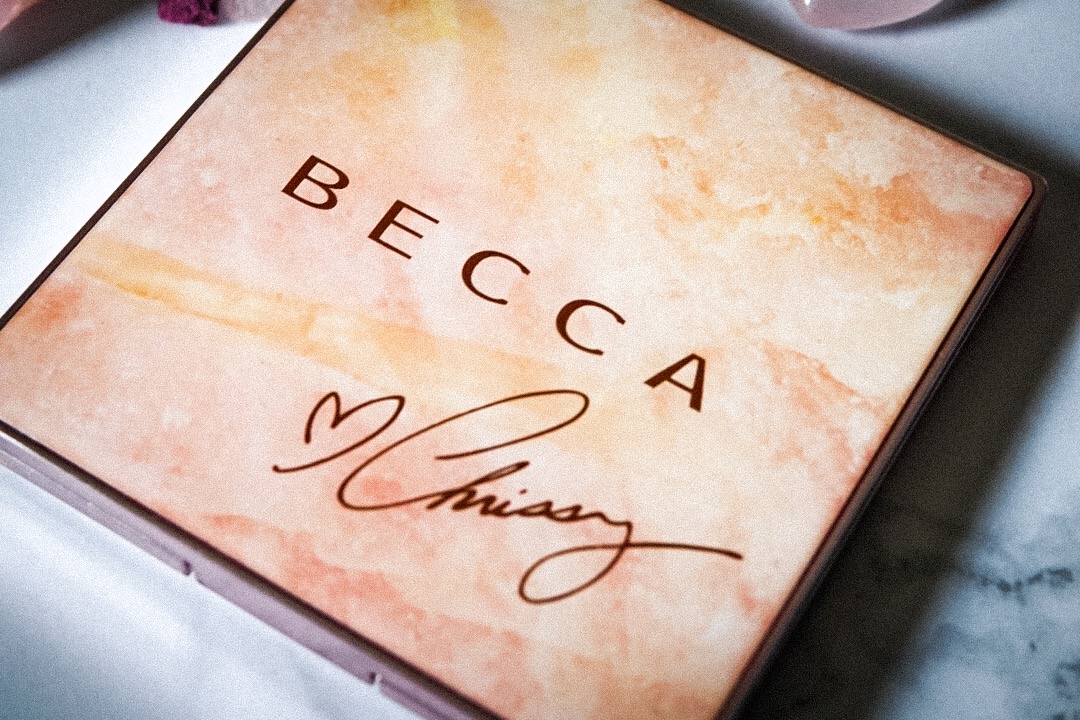 Travel Beauty Review: Becca x Chrissy Glow Face Palette