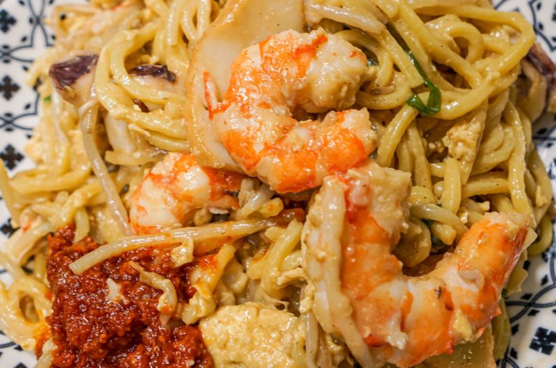 Singapore Hokkien Mee | Halal creamy prawn fried noodles