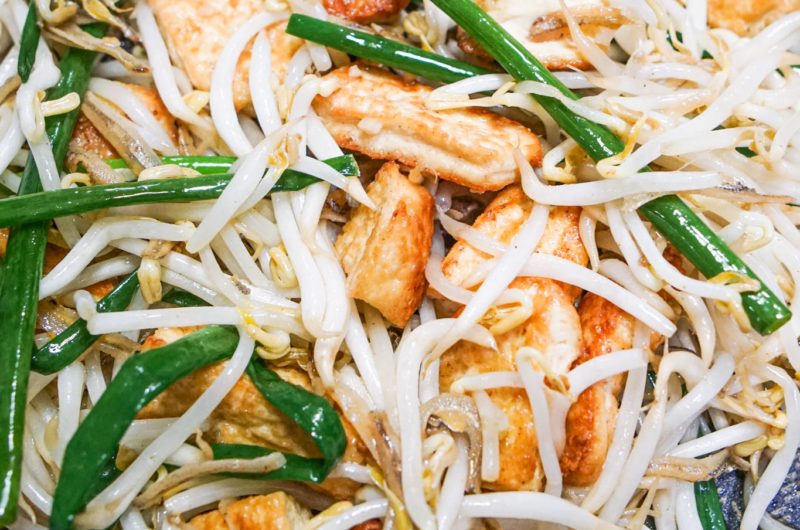 Taugeh Goreng Ikan Bilis | Anchovy Beansprouts Stir Fry
