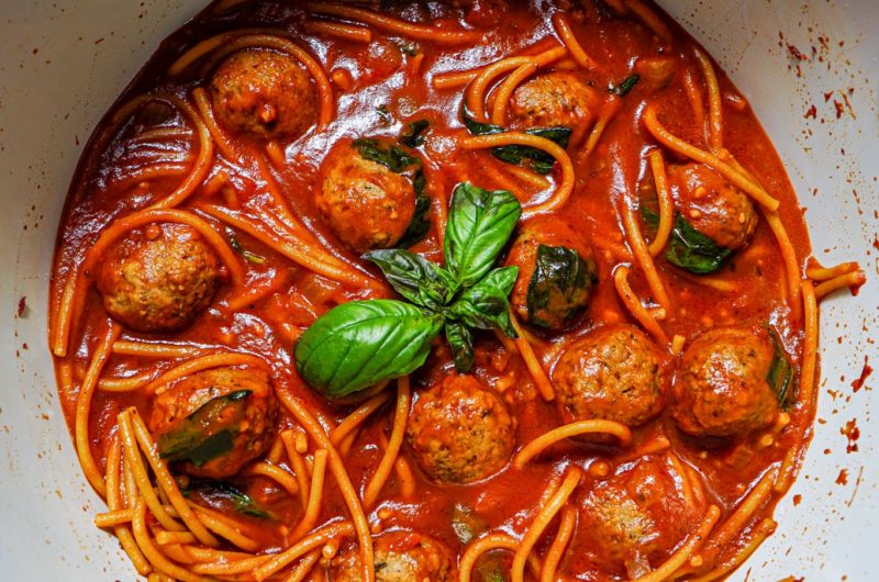 One-Pot Spaghetti and Meatballs