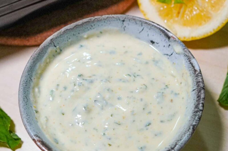 My Go-To Garlic Yogurt Sauce (5 Minutes, 5 Ingredients!)
