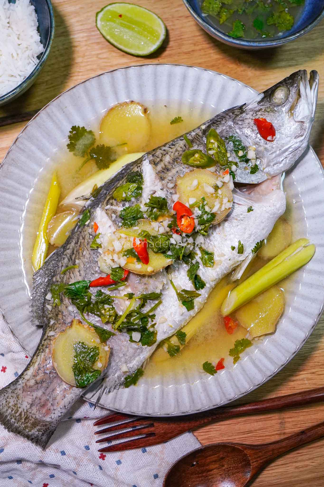 Thai Steamed Fish with Garlic, Chilli & Lime (Pla Neung Manao)